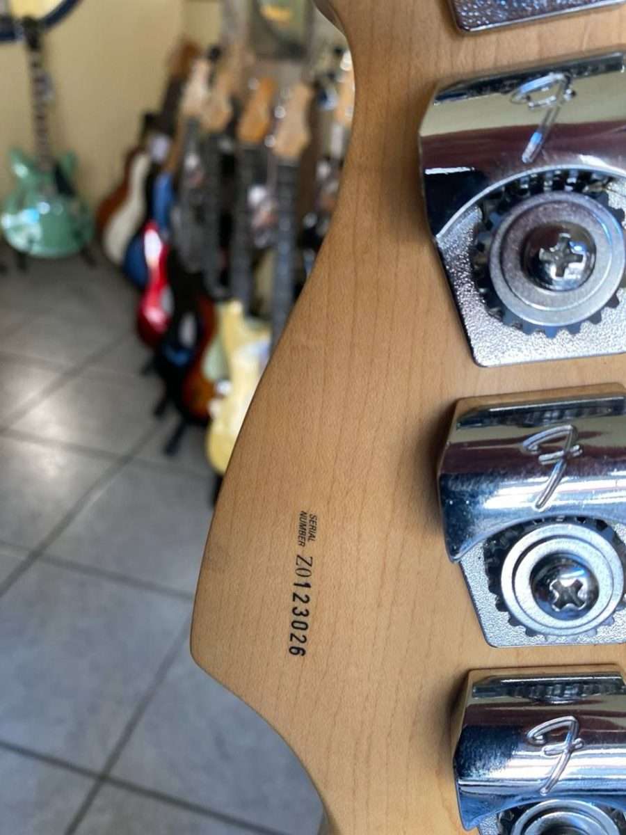 FENDER AMERICAN STANDARD PRECISION BASS 2001 usato 1 FENDER AMERICAN STANDARD PRECISION BASS 2001 usato