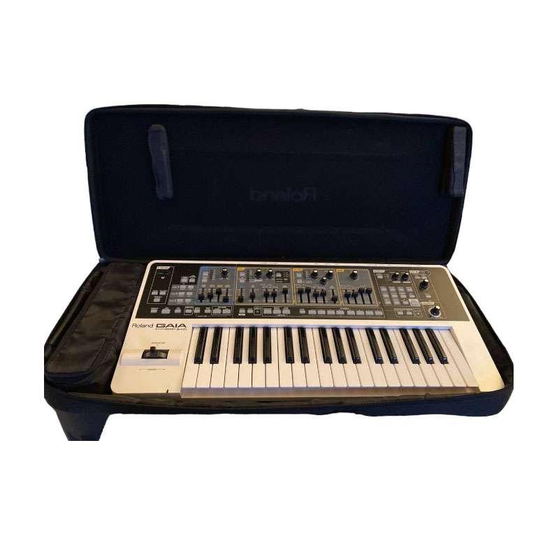 Roland SH01 GAIA SINTETIZZATORE A 37 TASTI CON COVER usato 1 Roland SH01 GAIA SINTETIZZATORE A 37 TASTI CON COVER usato