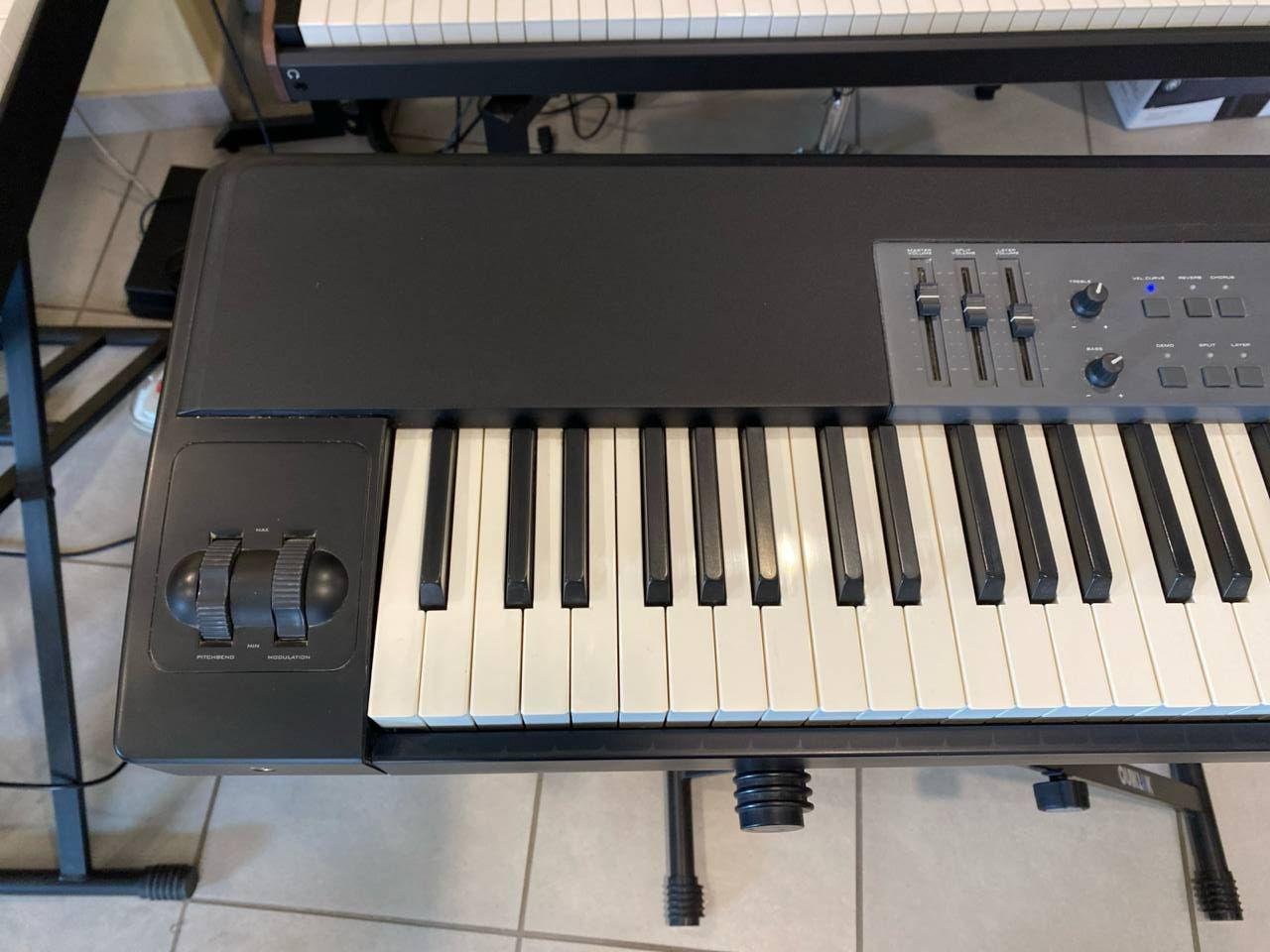 M-Audio Prokeys 88 USATO 2 Dettaglio tastiera M-Audio ProKeys 88 con pitch bend, modulation wheel e tasti pesati
